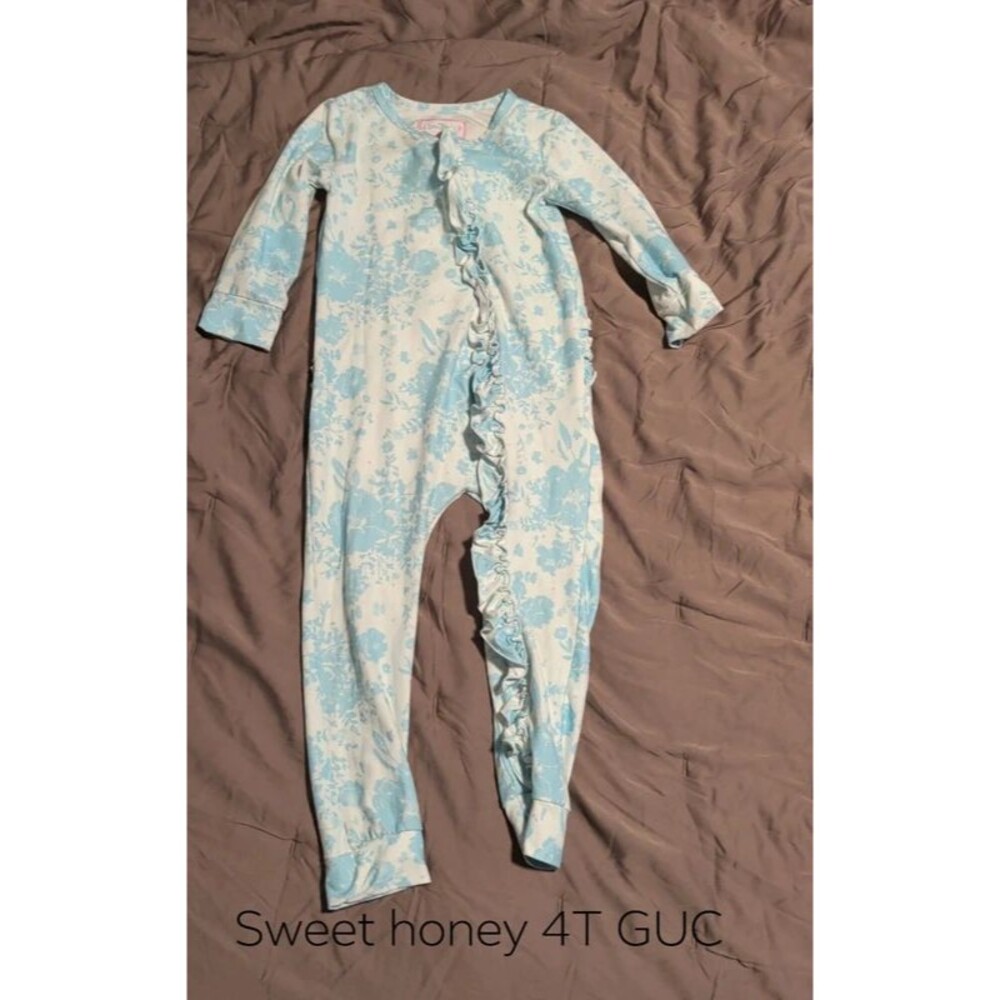 Sweet honey sleeper